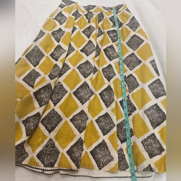Edme & Esyllte Anthropologie Shifting Buttons Midi skirt - Picture 5 of 8